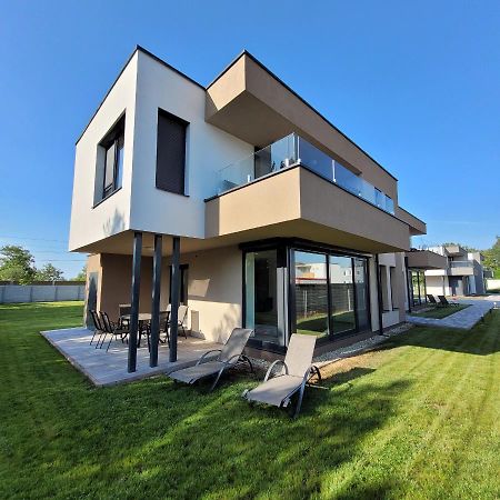 Zea Apartmanhaz Lägenhet Balatonfenyves Exteriör bild