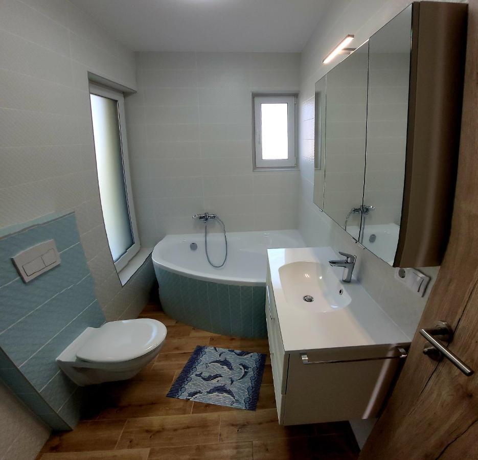 Zea Apartmanhaz Lägenhet Balatonfenyves Exteriör bild