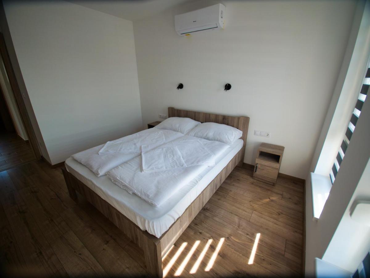 Zea Apartmanhaz Lägenhet Balatonfenyves Exteriör bild