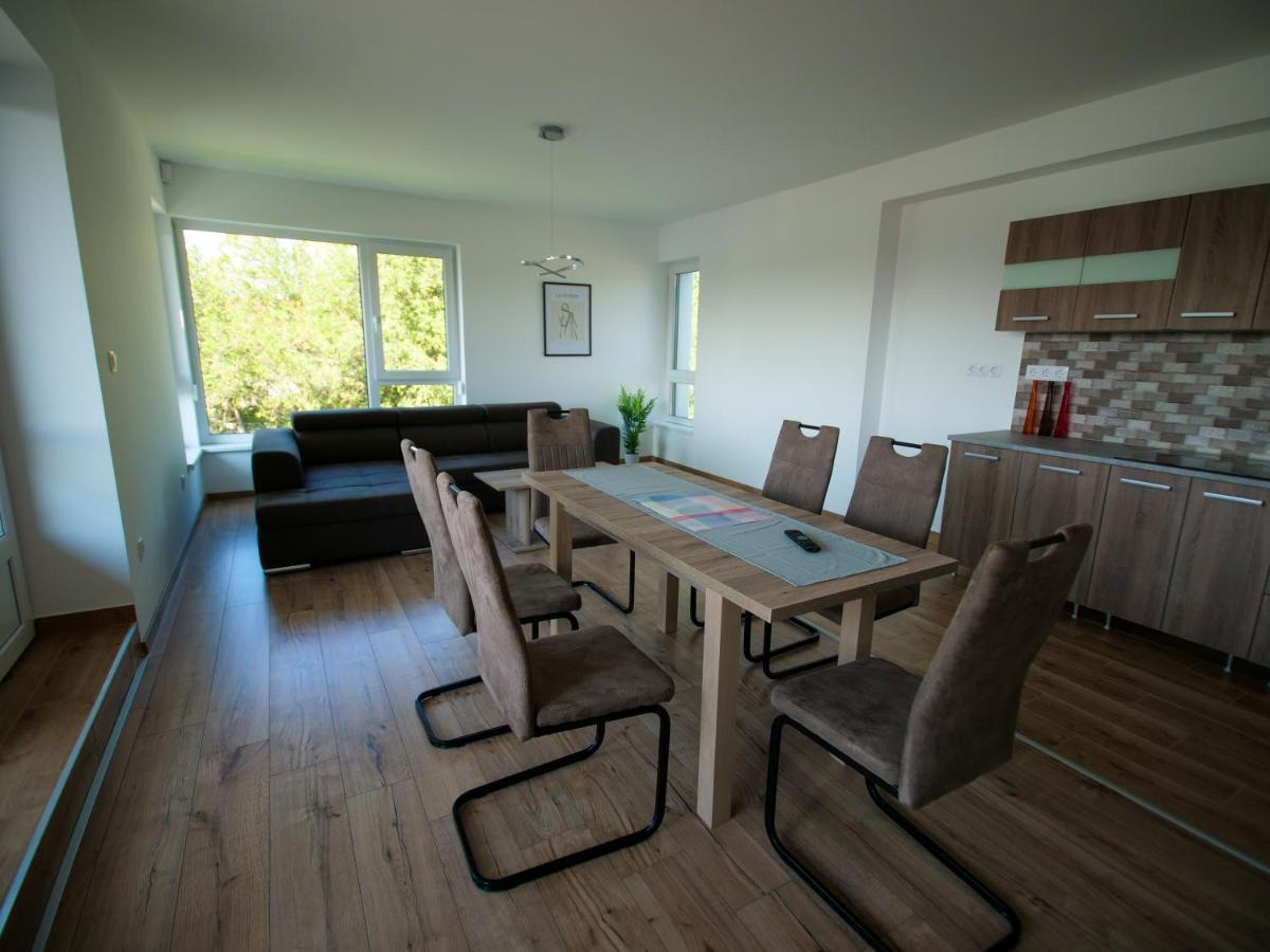 Zea Apartmanhaz Lägenhet Balatonfenyves Exteriör bild