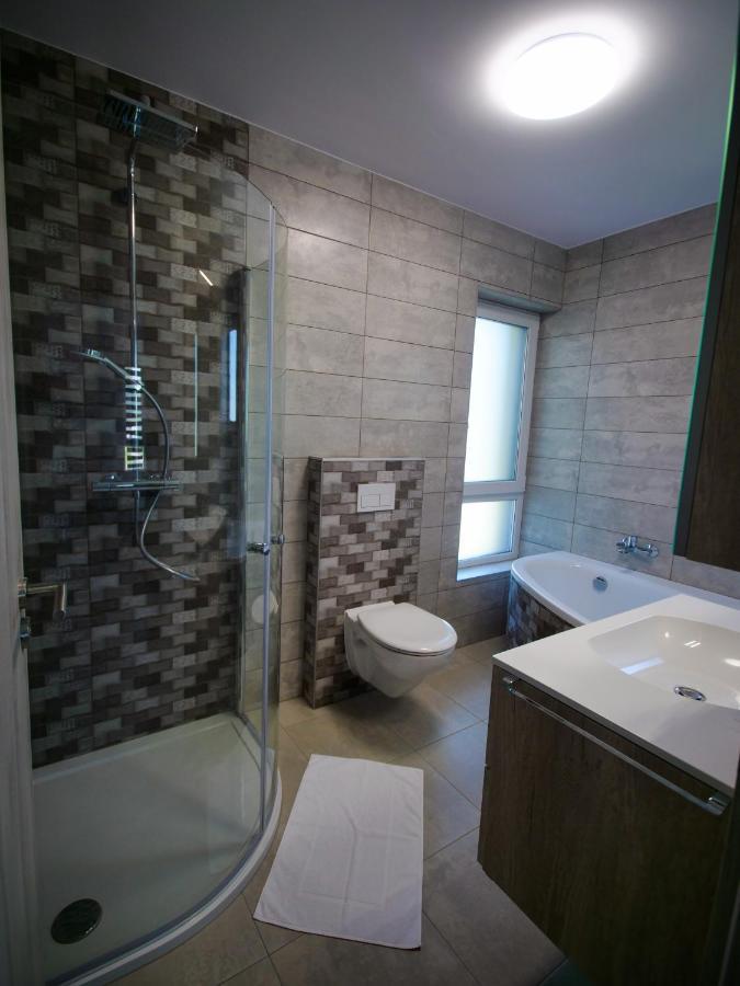 Zea Apartmanhaz Lägenhet Balatonfenyves Exteriör bild