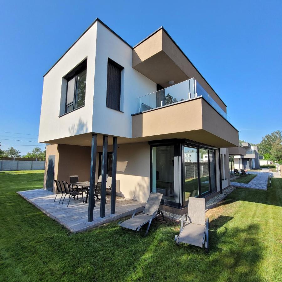 Zea Apartmanhaz Lägenhet Balatonfenyves Exteriör bild