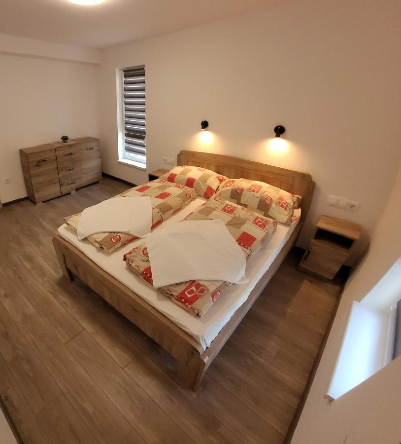 Zea Apartmanhaz Lägenhet Balatonfenyves Exteriör bild