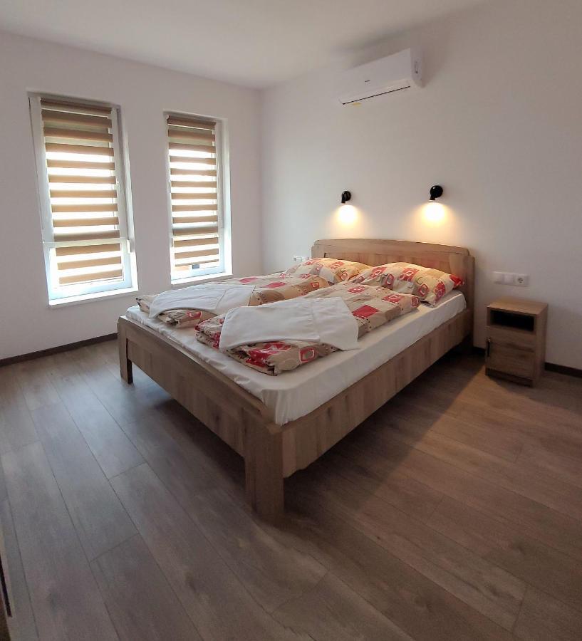 Zea Apartmanhaz Lägenhet Balatonfenyves Exteriör bild