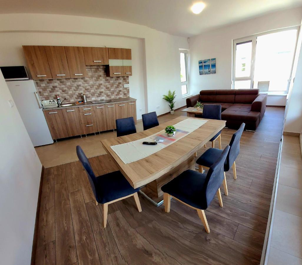 Zea Apartmanhaz Lägenhet Balatonfenyves Exteriör bild