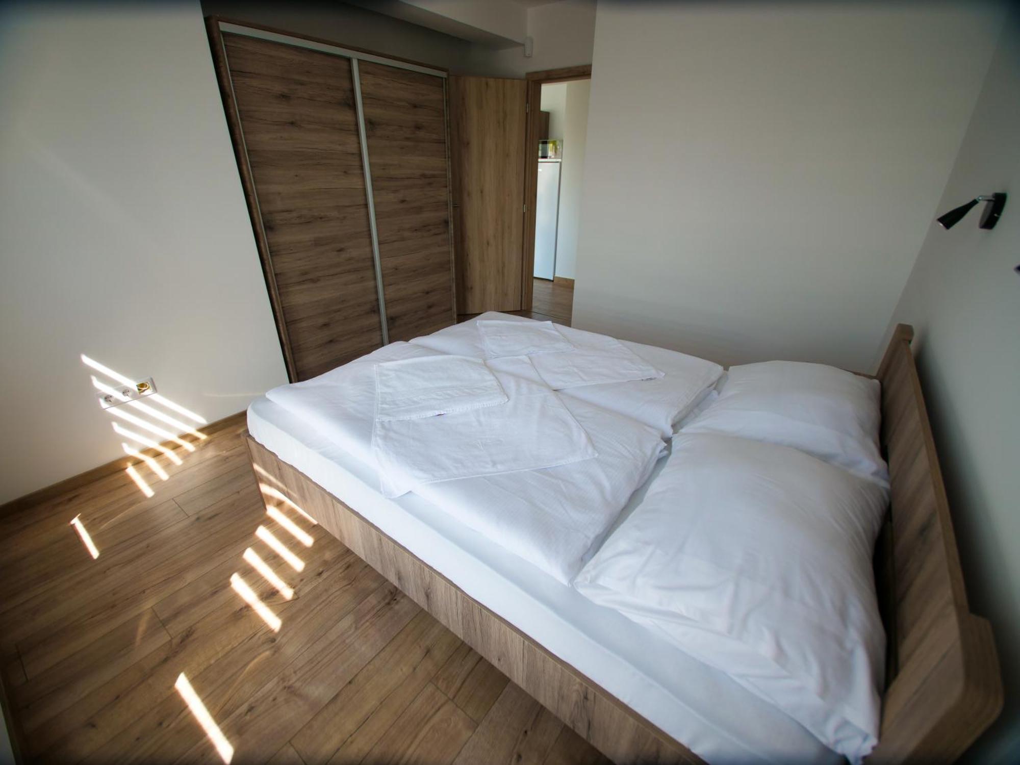 Zea Apartmanhaz Lägenhet Balatonfenyves Exteriör bild
