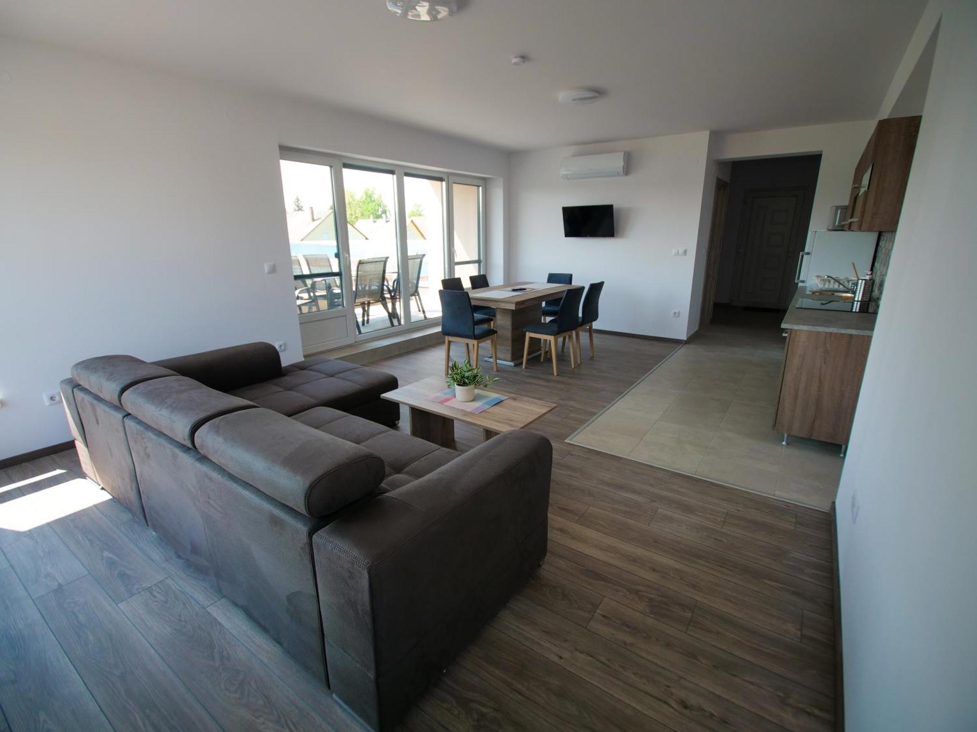 Zea Apartmanhaz Lägenhet Balatonfenyves Exteriör bild