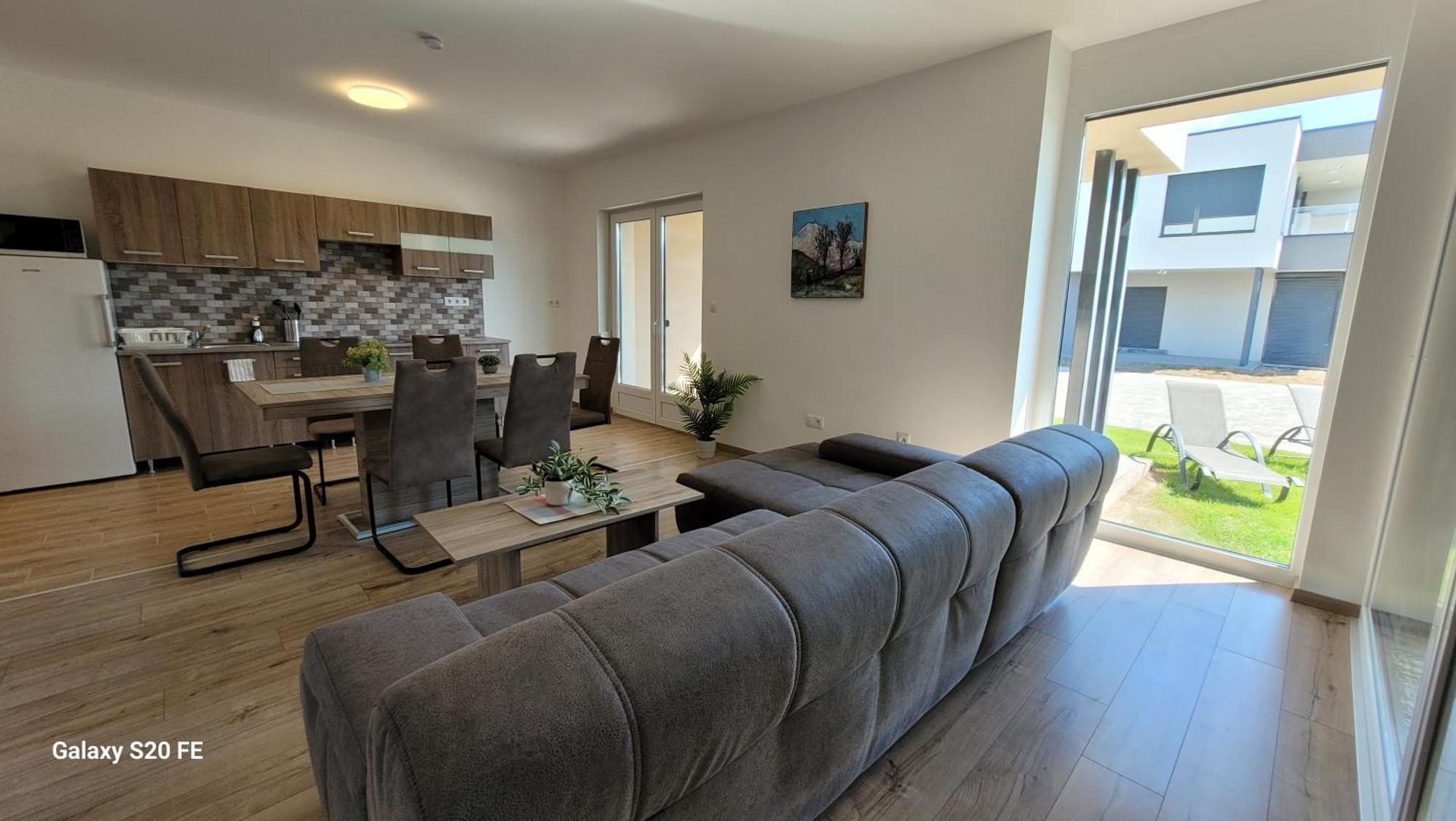 Zea Apartmanhaz Lägenhet Balatonfenyves Exteriör bild